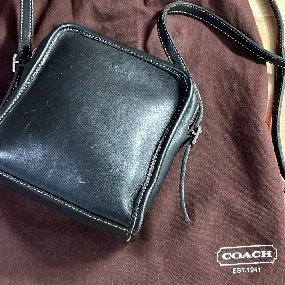 Vintage Coach Legacy North South Compartment Shoulder
Bag in excellent condition